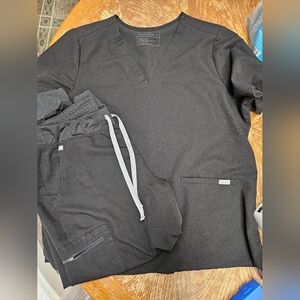 Figs Women's Scrub Set In Black XL/XLP